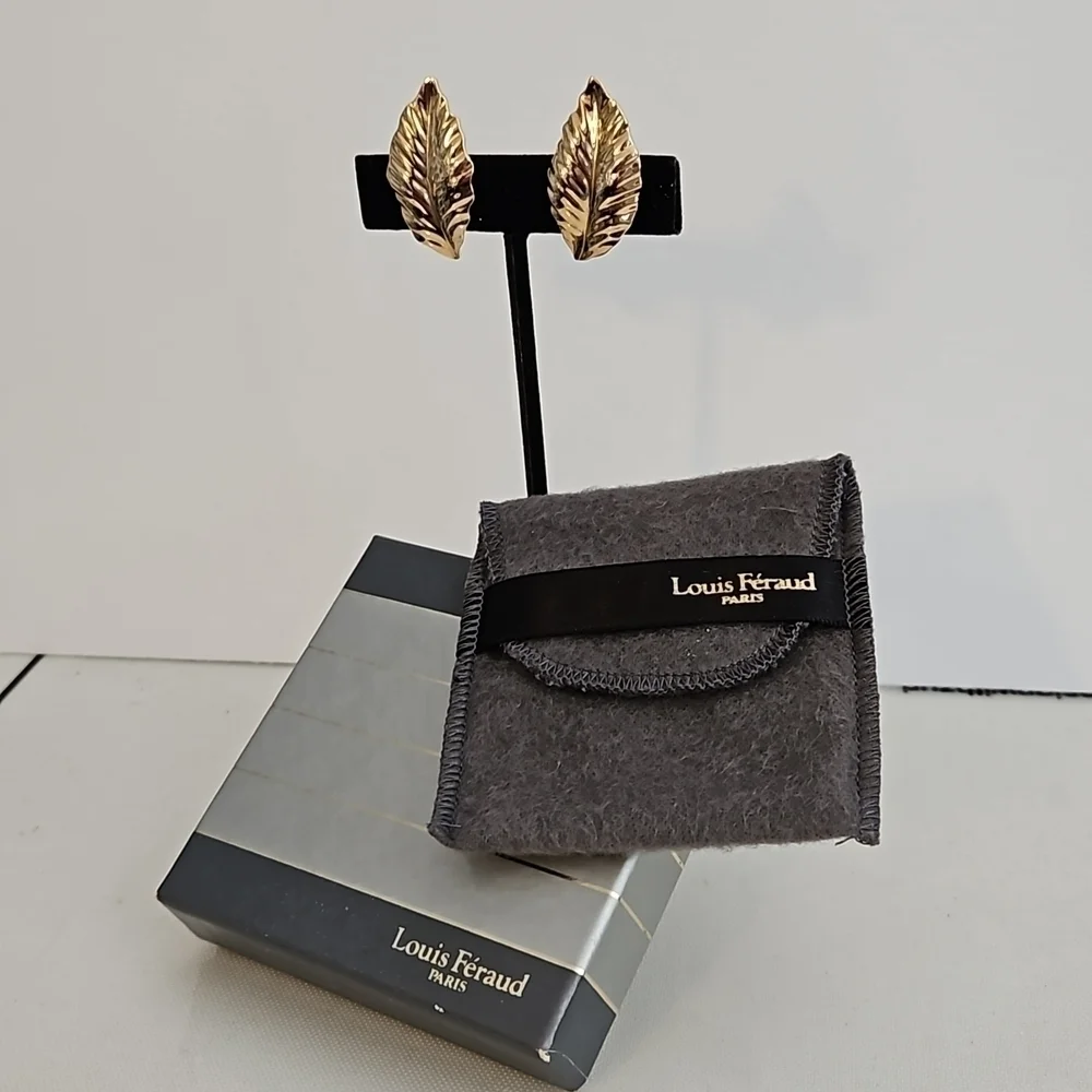 LOUIS FERAUD LEAF GOLD TONE PIERCED EARRING PLUS